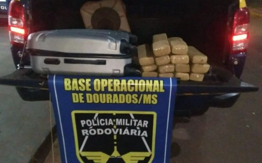 Adolescente é flagrado pela PM transportando maconha em ônibus, em Dourados