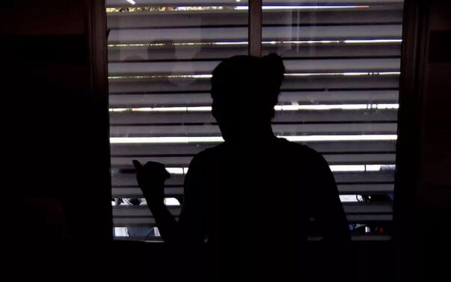 Jovem reforma bunda, peito e boca, mas paga clínica com PIX falso em Campo Grande