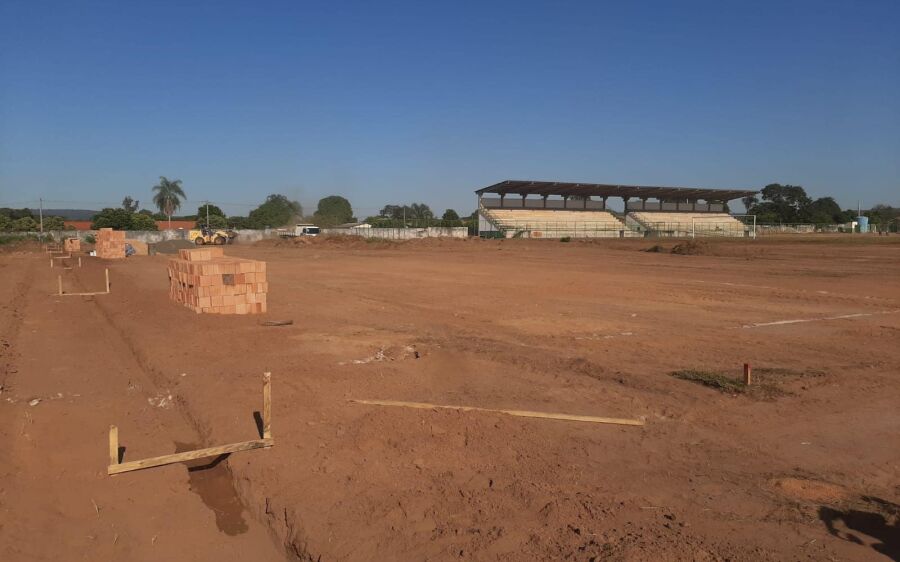 Prefeitura inicia construção da base para receber arena esportiva do Governo do Estado