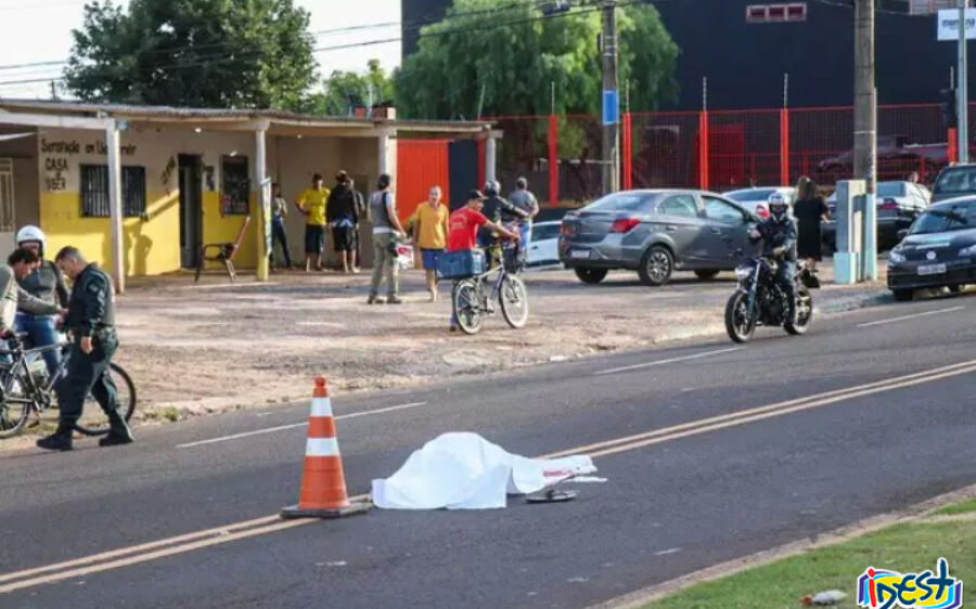 Empresário é assassinado a tiro e motociclista morre atingido acidentalmente 
