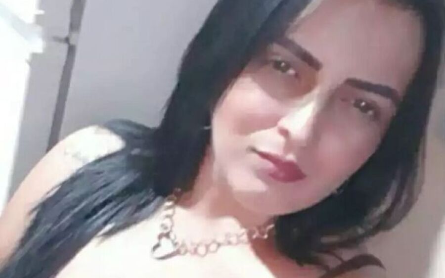Homem mata ex-namorada e o filho dela a facadas