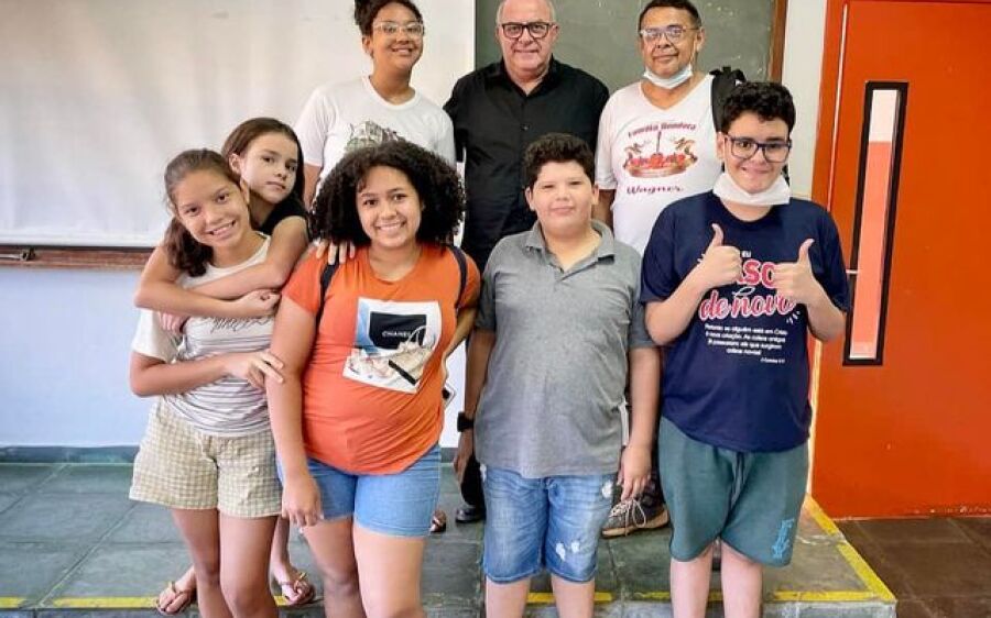 Prefeito Réus Fornari visita Companhia de Teatro realizada pelo Professor Wagner Rondora 