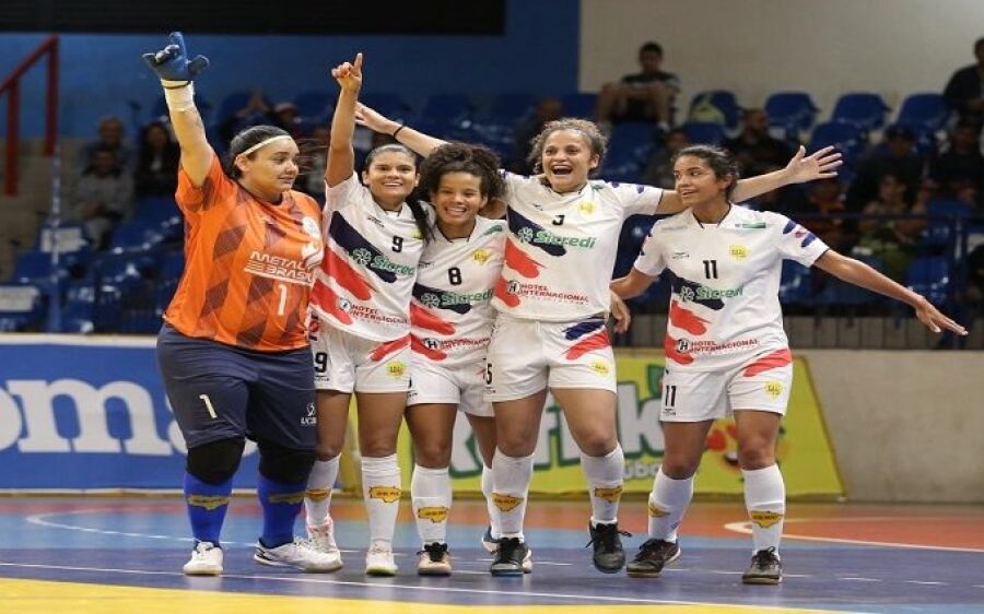 Serc/UCDB aplica maior goleada da Taça Brasil de Futsal feminino e garante vaga na semifinal
