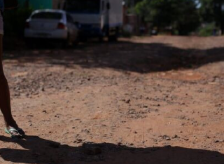 Passageira é estuprada por motorista de app e pula de carro em movimento