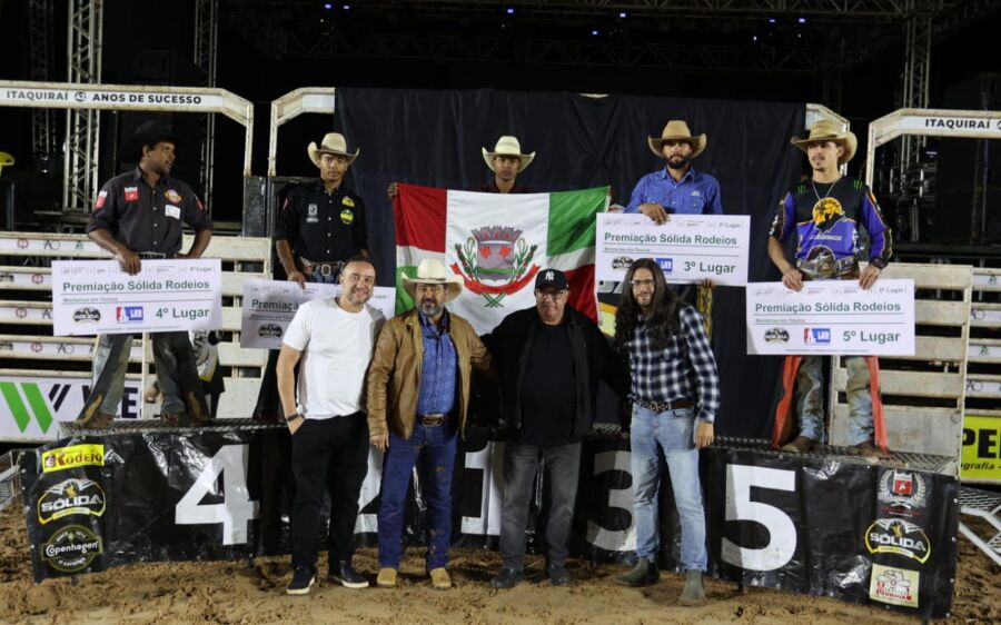 Vítor Hugo da Costa é o  campeão do Circuito de  Rodeio na 46ª ExpoVerde