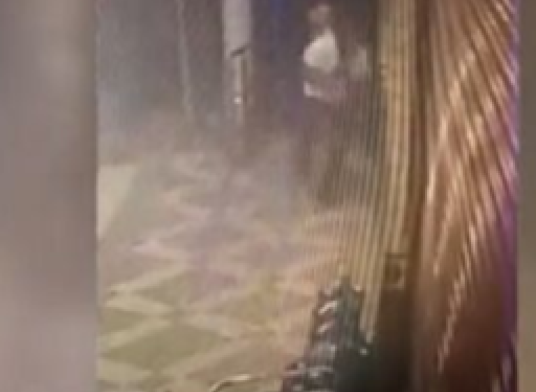 Mulher tenta matar segurança de supermercado a tiros