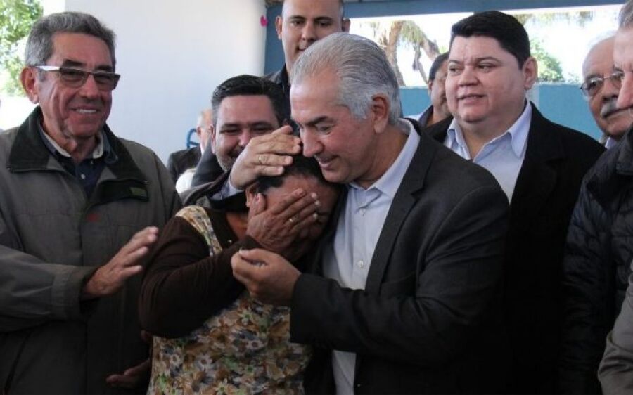 Programas do Governo para ajudar famílias carentes são destaque no Brasil