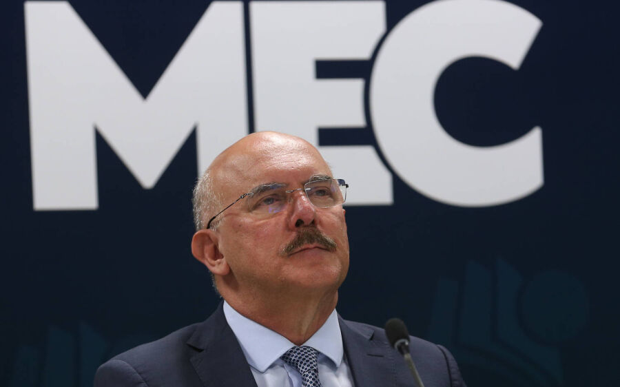 Milton Ribeiro é preso em operação que investiga tráfico de influência no MEC