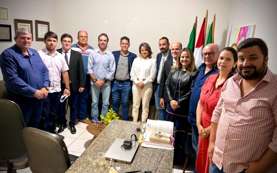 Prefeito Réus Fornari visita Câmara de Vereadores