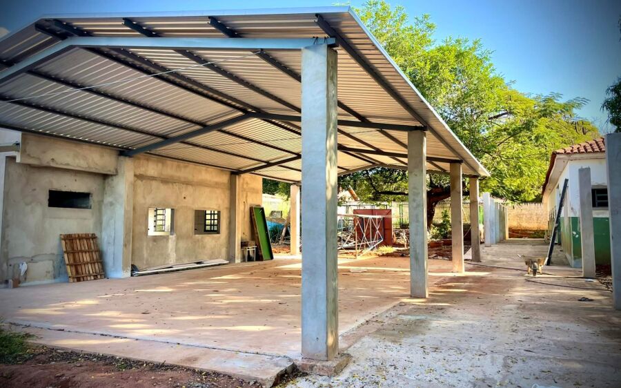 Obra de reforma e ampliação da Escola Aurelino Ataide de Brito segue em ritmo acelerado