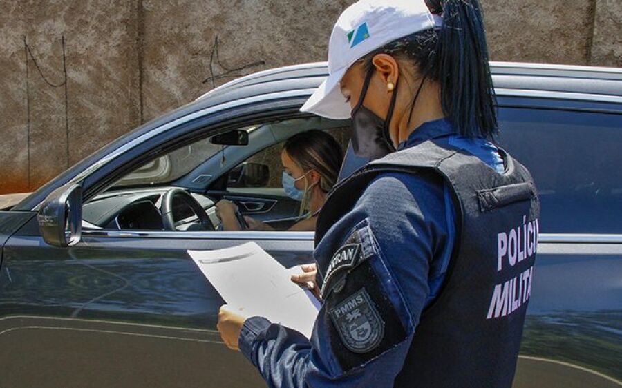 Última semana para pagar licenciamento de veículos placas com final 3 e 4 