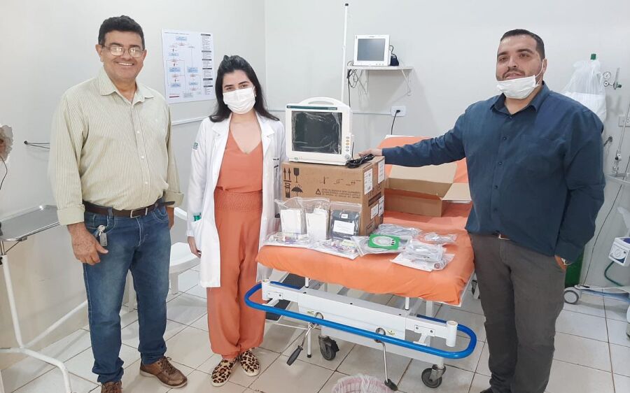 Roberto Martins entrega Monitor Multiparâmetro para o Centro Cirúrgico do Hospital Municipal