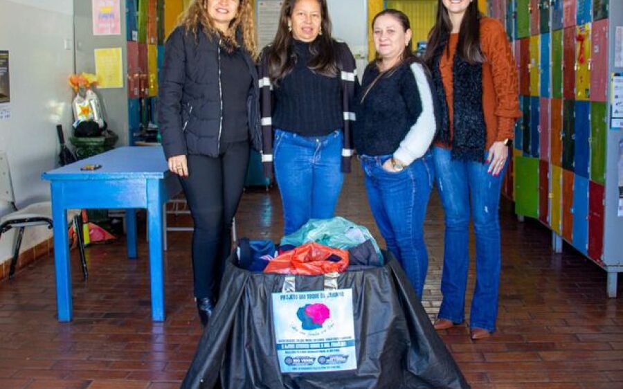 Escola Reino do Saber  abraça o projeto: Um toque de Carinho