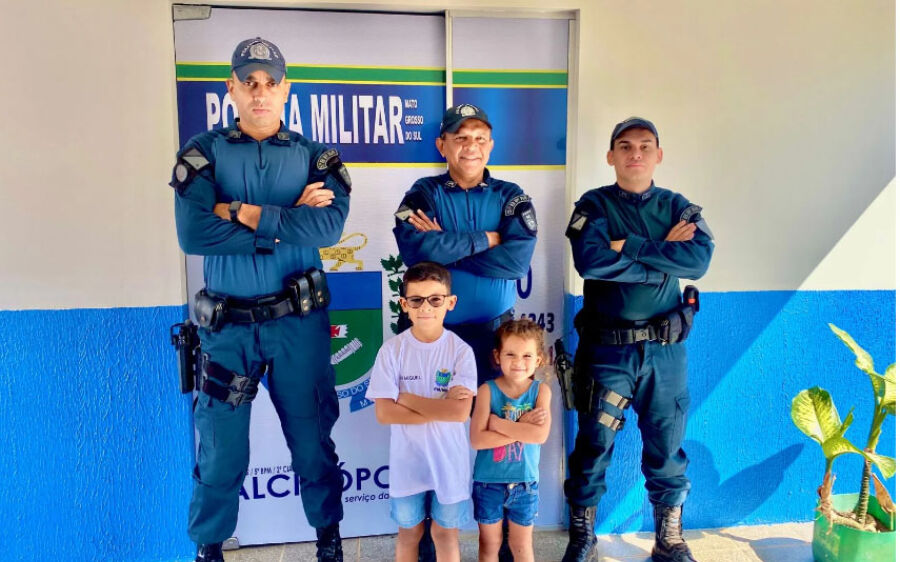 Polícia Militar de Alcinópolis homenageia fã da PM
