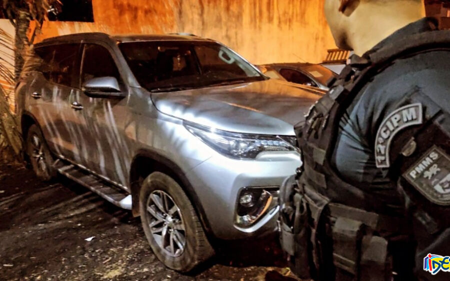 SW4 roubada em SP é recuperada por policiais militares em Rio Negro