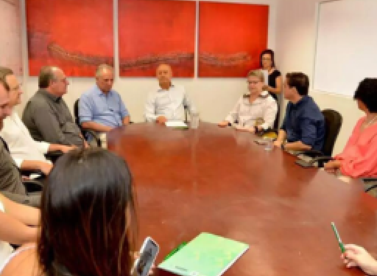 Estado assina convênio para fiscalização das empresas de vistoria veicular