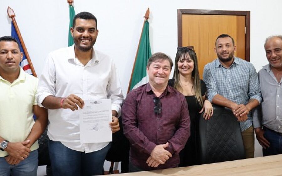 Prefeitura cumpre Piso  salarial e pagamento de  Insalubridade aos ACS e ACE