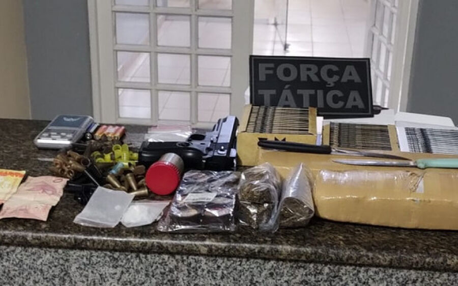 Força Tática prende motorista de aplicativo que traficava com o carro da sogra