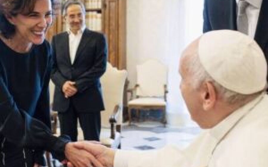 Papa Francisco pede tolerância zero contra crimes de abuso sexual e pedofilia