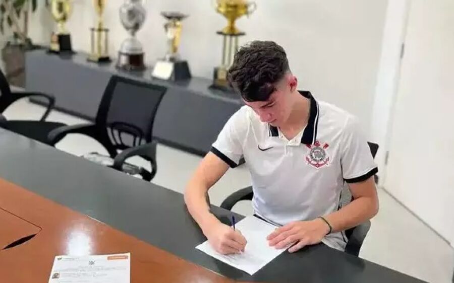 Corinthians anuncia contratação de jovem goleiro de Campo Grande