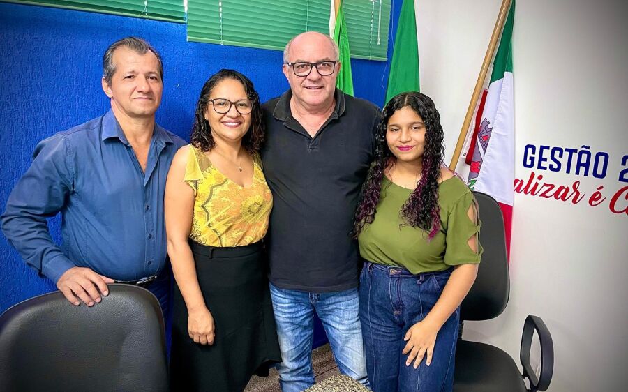 Prefeito Réus recebe visita da Jovem rioverdense  representará MS em reunião de ciência em Brasília