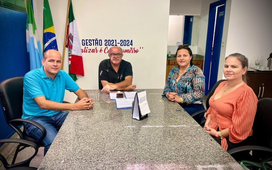 Prefeito Réus e Vereador Amauri Olartechea reúnem com equipe da Secretária Estadual de Educação
