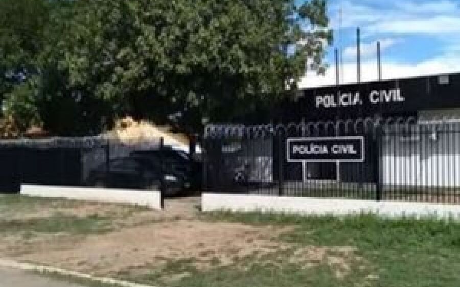 Professor de música é denunciado por estuprar 4 alunas em escola 