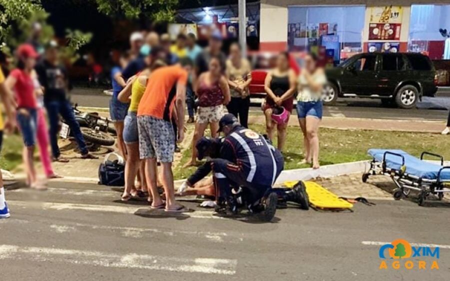 Motociclista sofre fratura exposta na perna após colidir em caminhonete