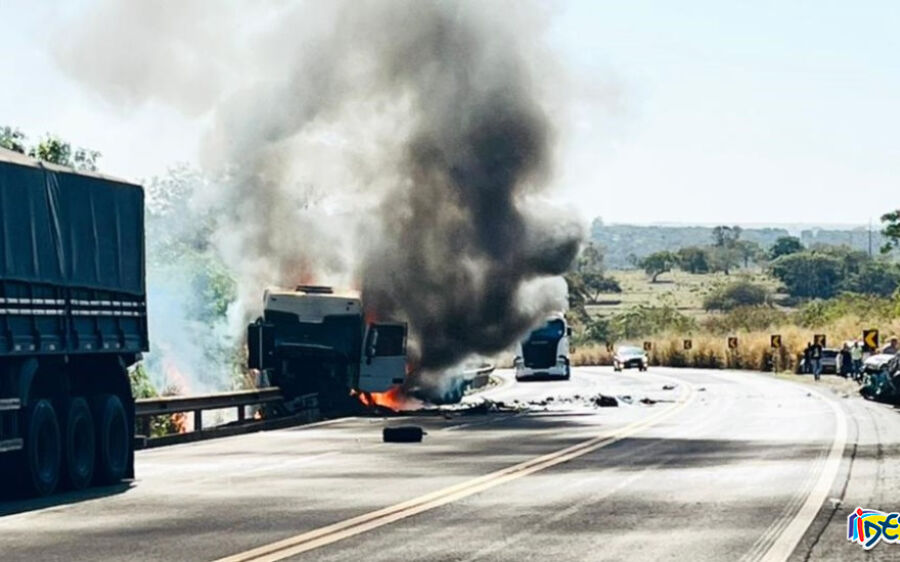 Colisão entre caminhão e carro de passeio tira vida de moradora de Rio Verde
