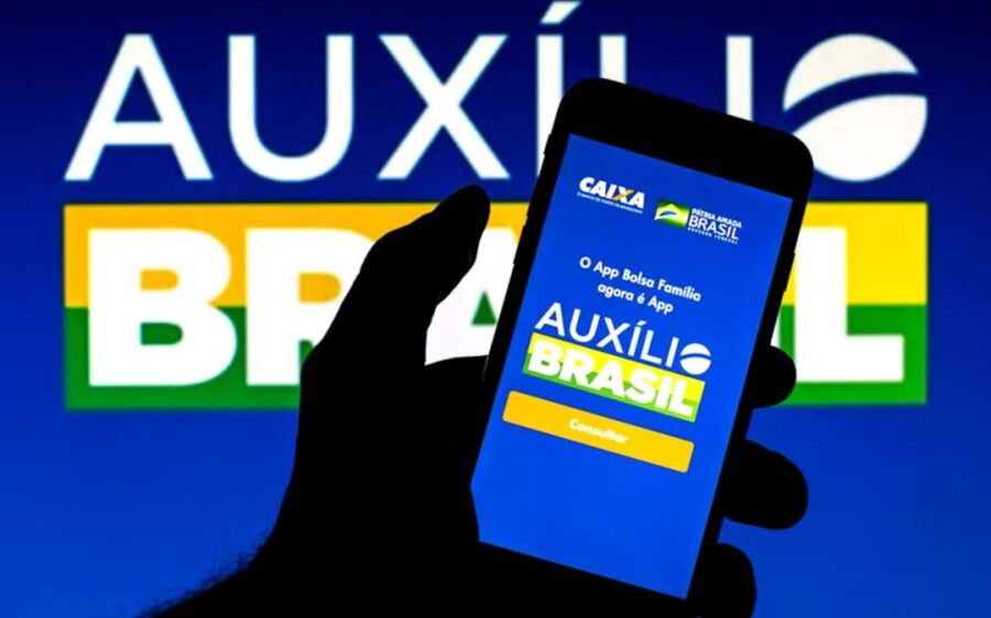 Calendário do Auxílio Brasil é adiantado e pagamento começa dia 9 de agosto