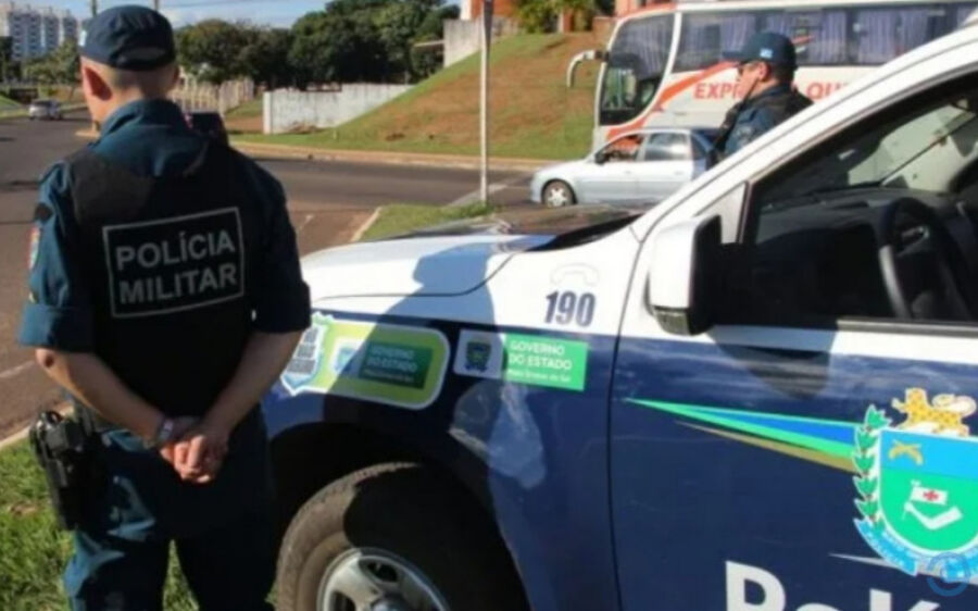 Jovem é preso portando droga e com moto com documentos vencidos 