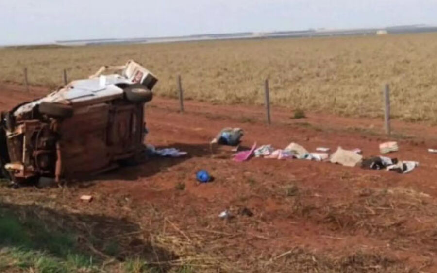 Motorista morre ao ser arremessado de carro em acidente na BR-060