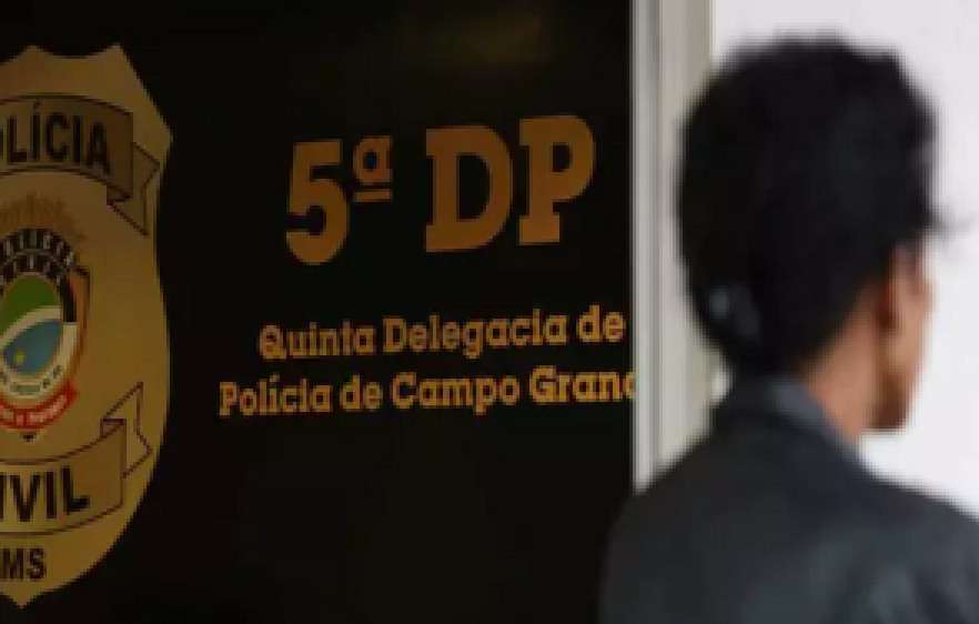 Mãe apresenta filho à polícia, mas garante que garoto não ajudou a matar idosos em Coxim