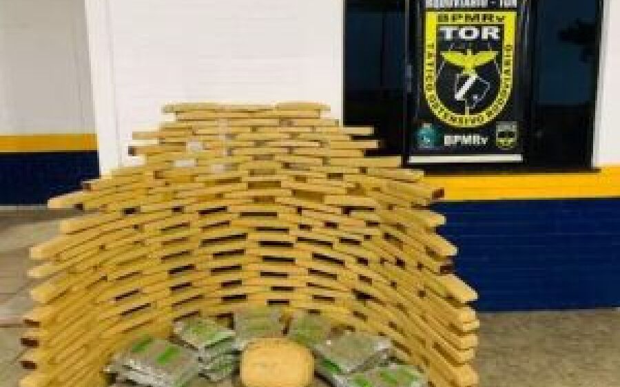 Em perseguição, traficante abandona carro com R$ 435 mil em maconha