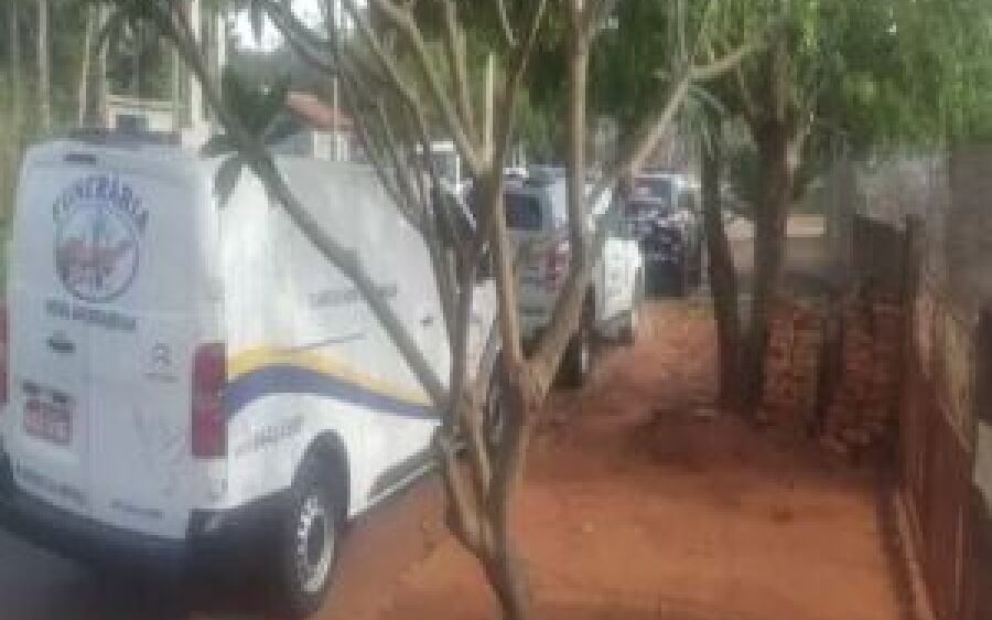 Feto de bebê é encontrado na rede de esgoto por funcionários de concessionária