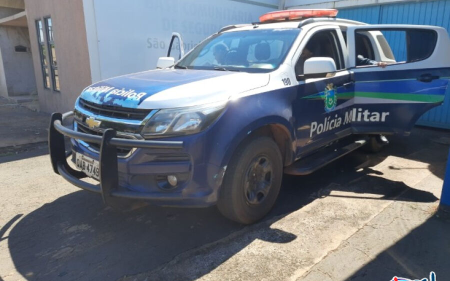 Jovem acaba na delegacia após sair para fazer programa e deixar seus filhos sozinhos, em São Gabriel