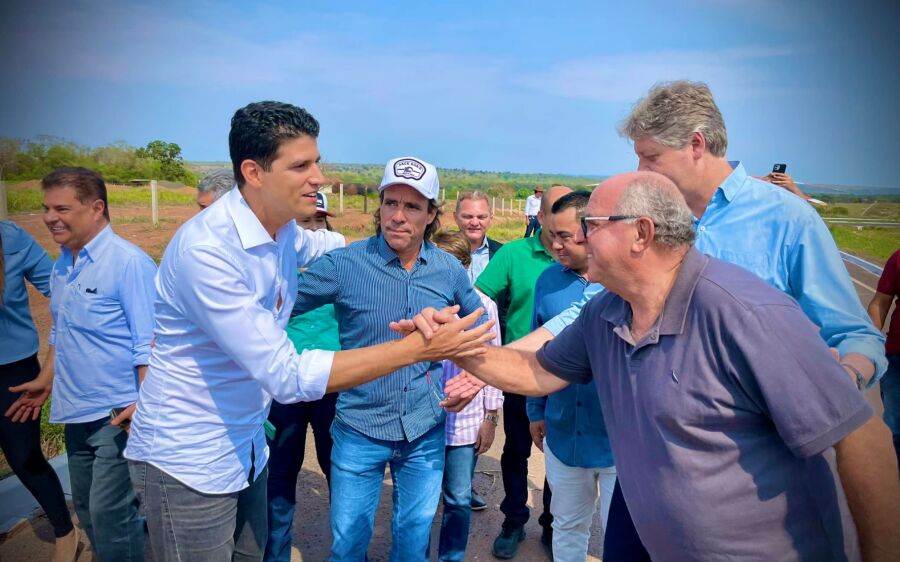 Prefeito Réus Fornari acompanha ministro Marcelo Sampaio na  vistoria da pavimentação da BR-419/MS.