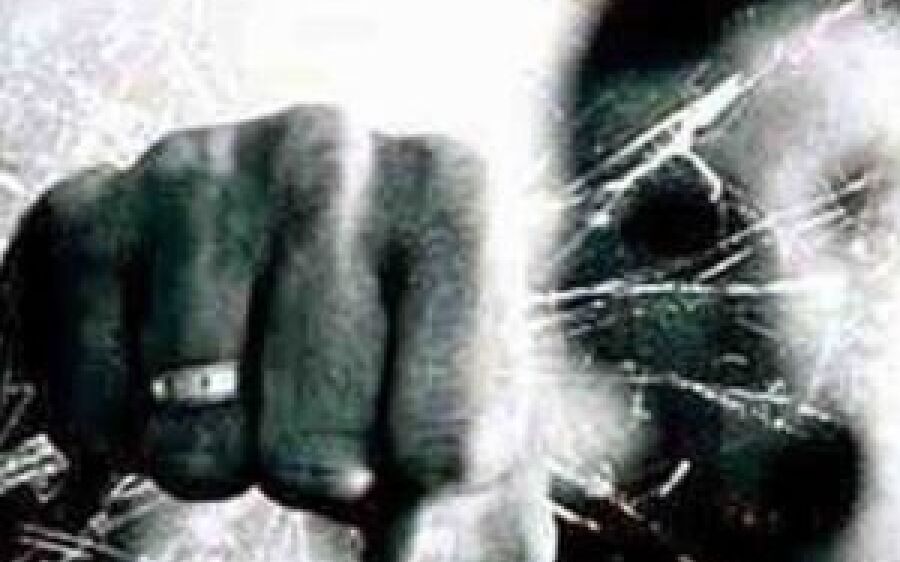 Homem morre horas após cortar braço ao dar murro em janela durante discussão com esposa