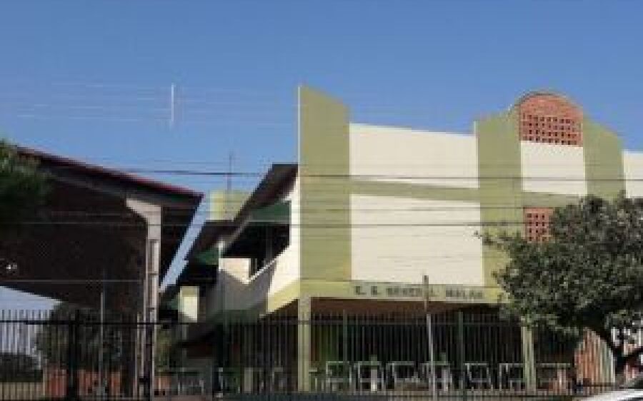 Mãe de aluna liga em escola e ameaça matar professora