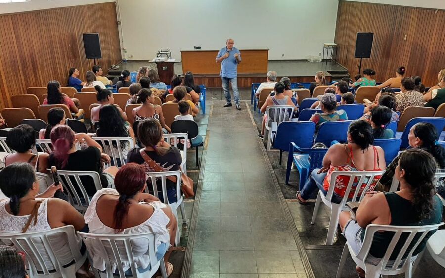 Prefeitura realiza reunião socioeducativa com beneficiários do Auxílio Brasil 
