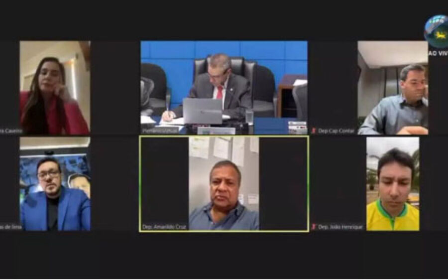 Deputados de MS aprovam projeto que obriga devolução de taxa de matrícula de universidade após desis