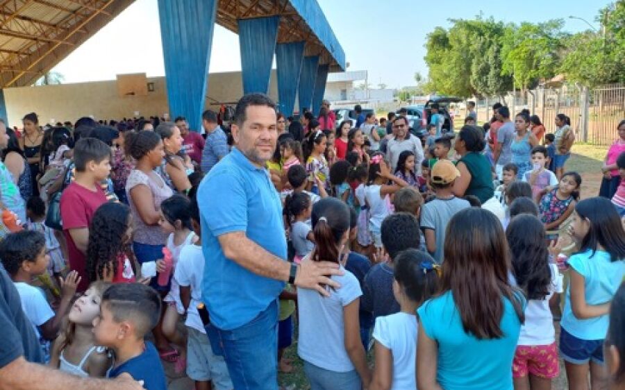 AEB - Associação Educacional Beneficente promove ação social no bairro Piracema em Coxim 