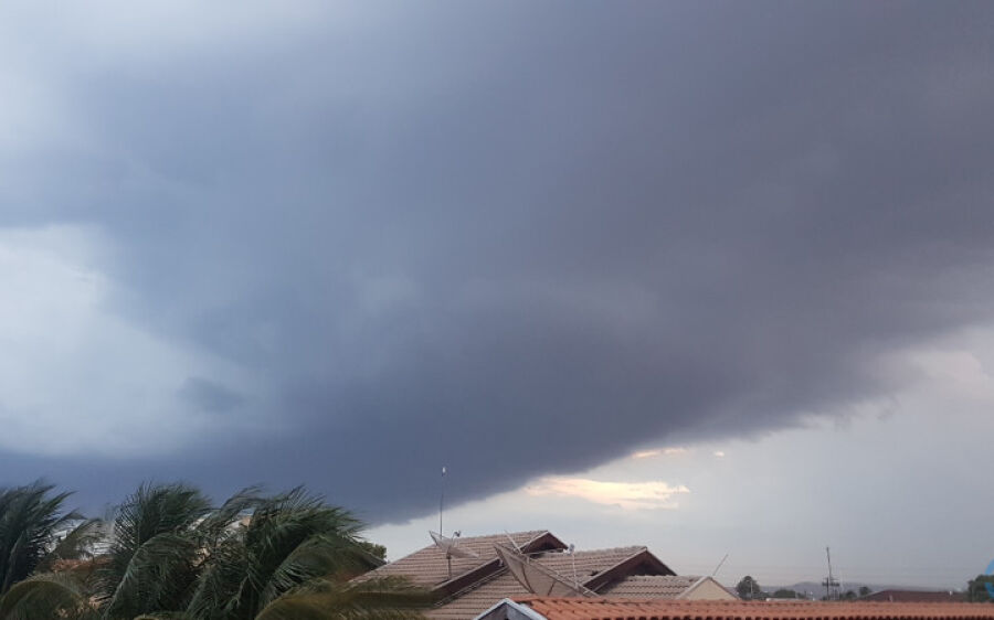 Quarta-feira começa com alerta de temporal em 50 municípios de MS 