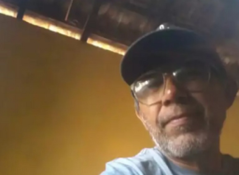 Sem conseguir andar, mulher passa 12h com filho morto em casa