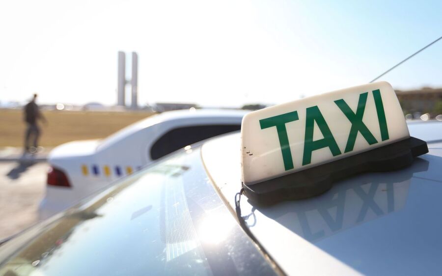 Auxílios Caminhoneiro e Taxista  podem ser requeridos até 10 de outubro