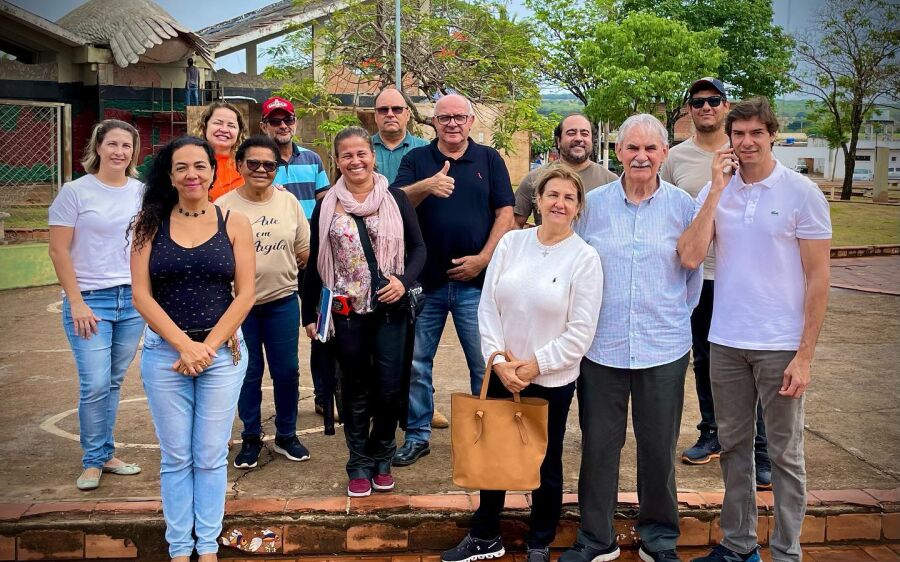 Paisagista chega em Rio Verde para levantamento de projeto de reforma de praças e decoração natalina