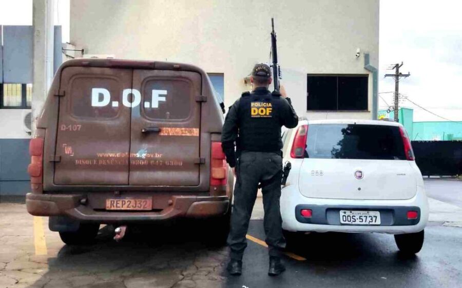 DOF apreende veículo adulterado que seria colocado a serviço do contrabando, na MS-462 