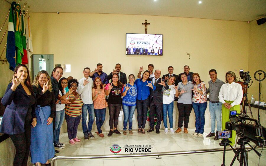 Em sessão vereadores orientam eleitor sobre mudança do horário de votação