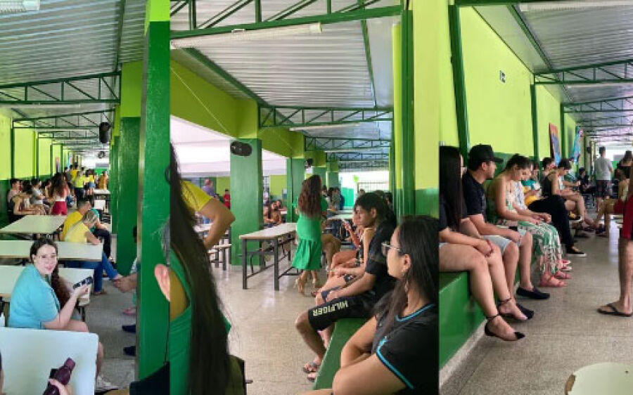 Ao juntar seções, eleitores enfrentam mais de 3 horas de fila para votação em  Campo Grande