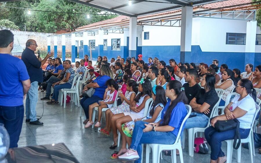 Prefeitura realiza Consulta Pública com a comunidade escolar e debatem o Programa de Escolas Cívico-